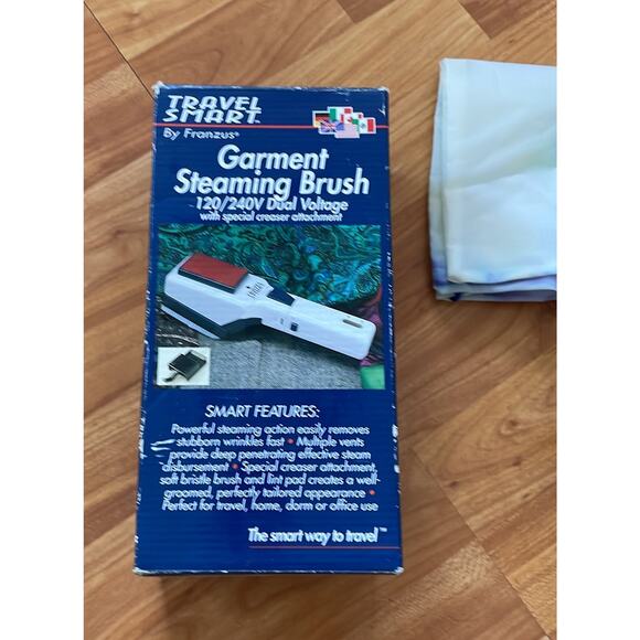 Travel‎ Garment Steaming Brush - Picture 1 of 4